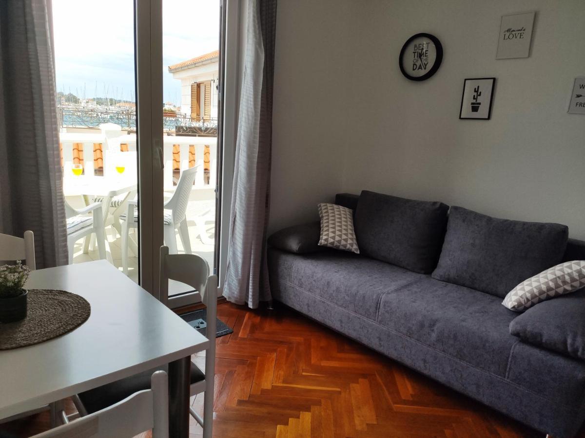 Apartman Marina II Рогозница Екстериор снимка