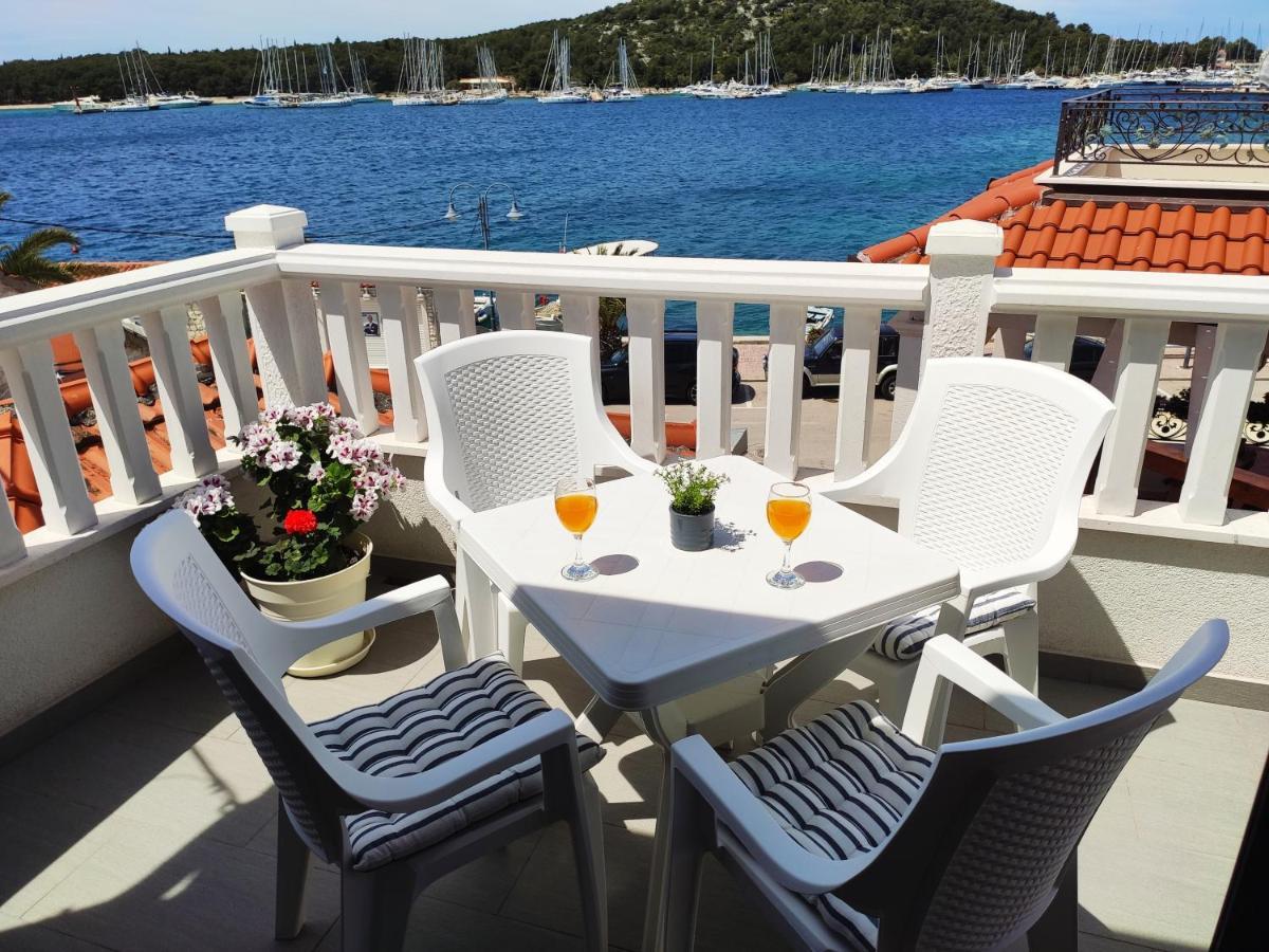 Apartman Marina II Рогозница Екстериор снимка